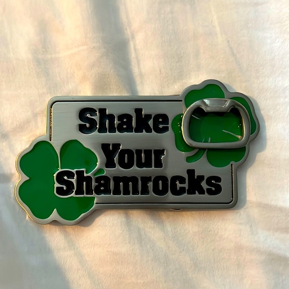 Shake Your Shamrocks belt buckle - Picture 1 of 2